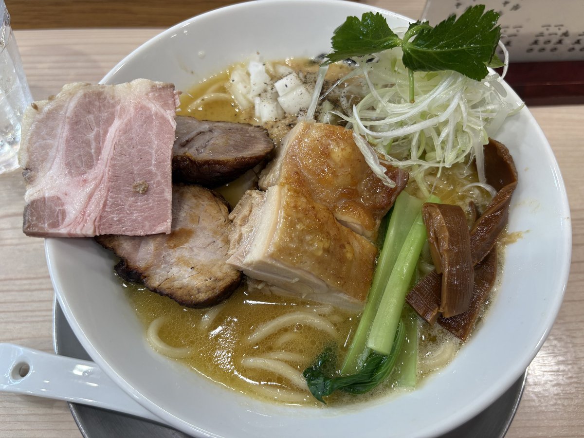 jsb3_k13b36's tweet photo. いやあラーメン最高だよな〜
身体に悪い味して美味い https://t.co/l0ycpDyjnp