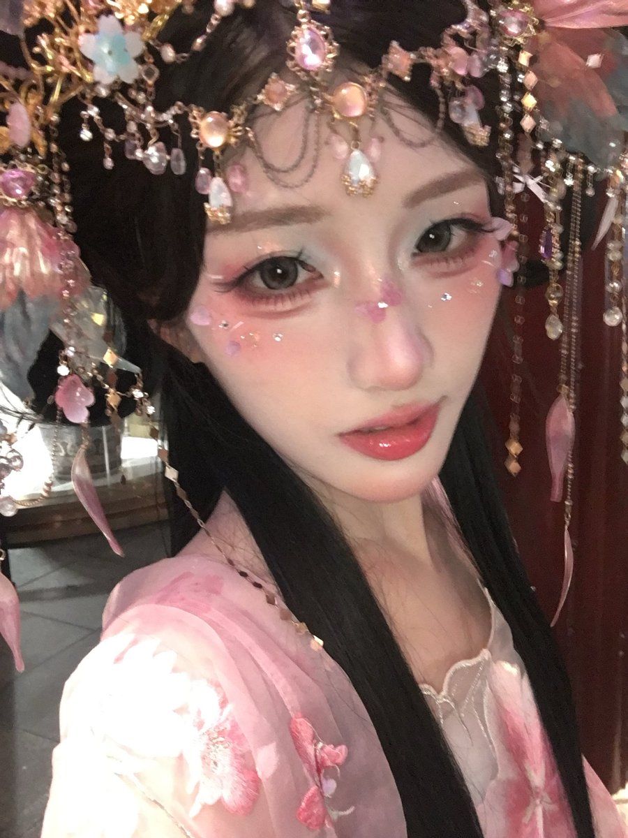 AngelJunhwi's tweet photo. 서주니 공주님👸🏻🪄🌸

#SAYMYNAME #JUNHWI #세이마이네임 #준휘 #セマネ #ジュニ https://t.co/k2qK35lqzg