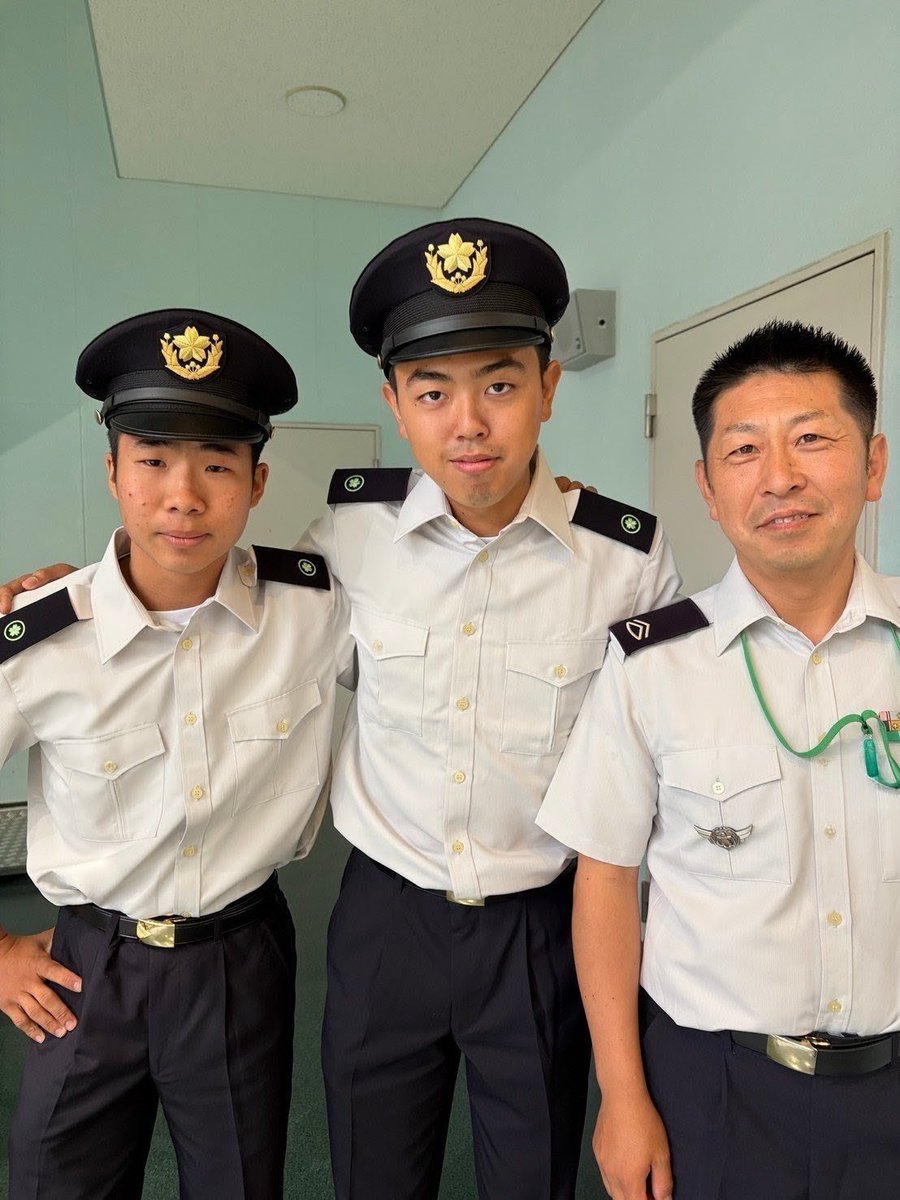 pcokanayama's tweet photo. 【自衛官候補生修了式】
「見違えた！たくましくなった！」
「やり切ったいい顔（^^♪」

#修了式
#自候生
#自衛官募集 https://t.co/Quf5hLRTmi