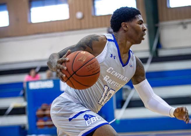 alexmcilwain2's tweet photo. After a great conversation with Coach Rico, I”m blessed to receive an offer from Central Baptist College! @CentralBaptMBB @yorkcougarsbb @AdrianMcilwain @AndrewBaxleySC @PrepHoopsSC @unkownuser2018 @BigShotsGlobal @PhenomExposure @ty1ewis @TopPreps @Uorangemen2 https://t.co/ZlEzZxrEq2