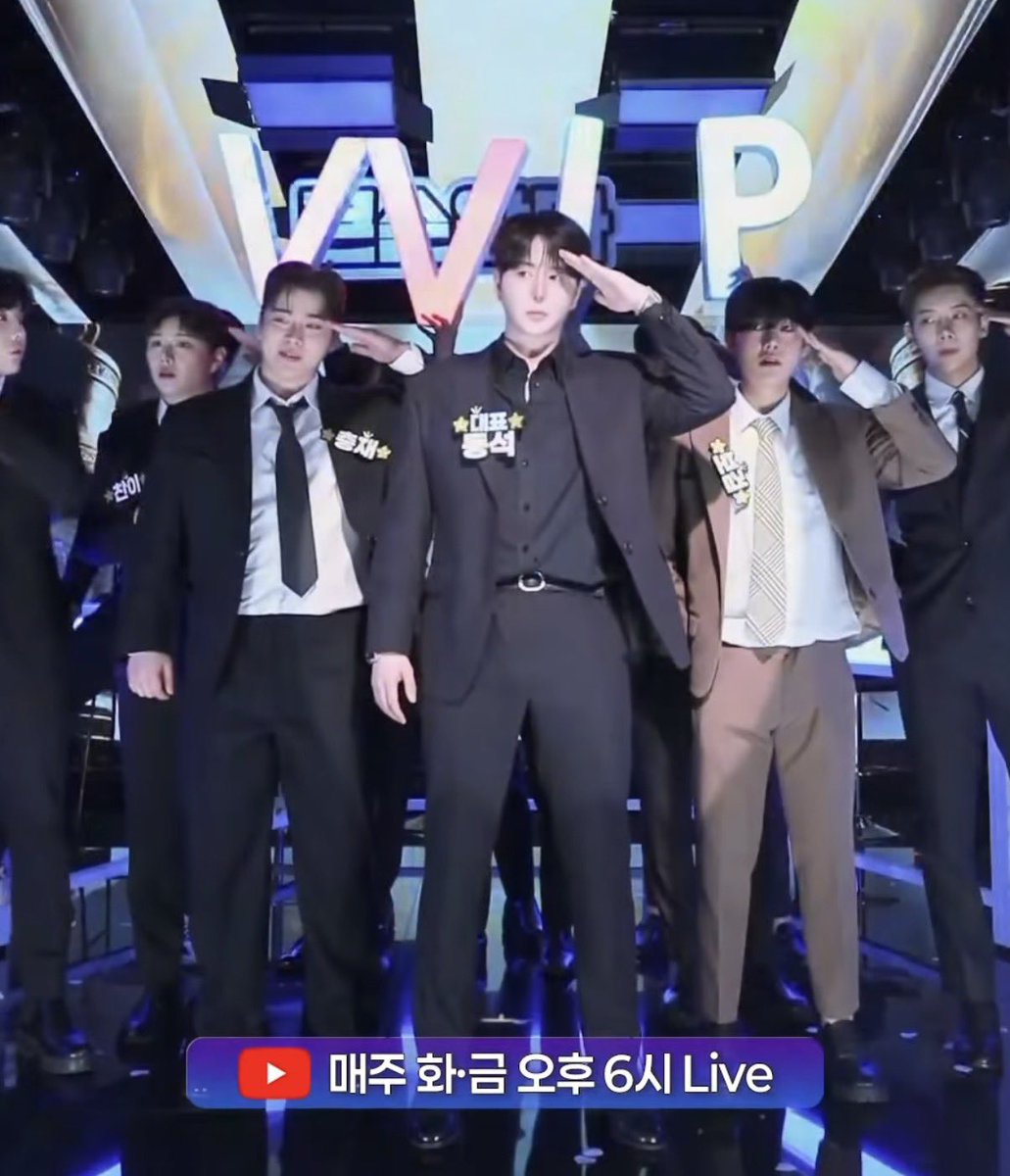 kyubalnom's tweet photo. 오늘 엄마 퇴근했을때 현관앞에 이러고 있었는데 무시당함 https://t.co/WELJxH69vS