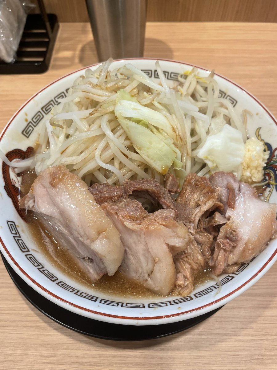 career_28's tweet photo. 会社の人と華金、人間関係も悪くないよね
1週間おつかれっした https://t.co/u2ak26gOZE