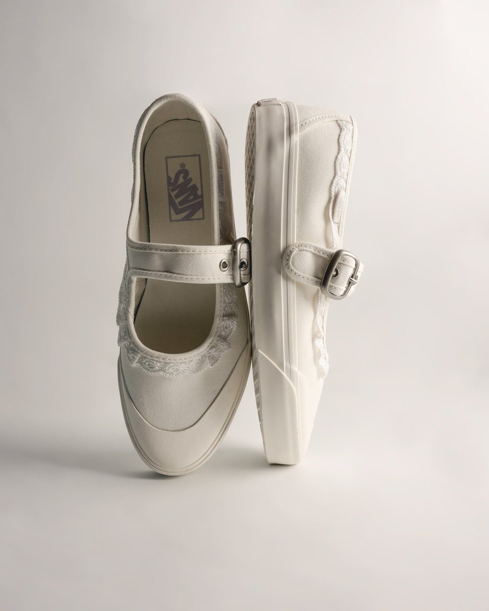 baleiit's tweet photo. GAK NYANGKA VANS MARY JANE SECANTIK INI https://t.co/5xq5FNH8oz
