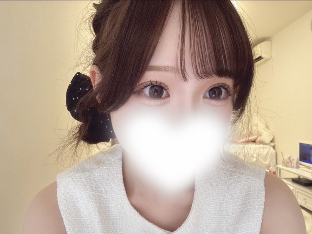eups_le's tweet photo. 1.2枚目⬇️
自然癒着前のアイプチ＆アイメイク
3.4枚目⬇️
自然癒着後のアイメイク( ՞ෆ  ̫ ෆ՞ )❤︎

目褒められること多くなったし、メイクするのも写真を撮るのも楽しくなった😭💘 https://t.co/fXZtSOTzAu
