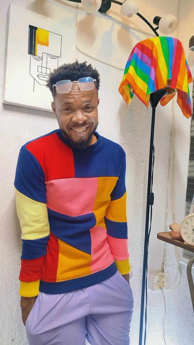 cuebitze's tweet photo. Made this 2 nights ago.

I fvcking love it

#fashion #sweatshirt #sewing #creative #process #progress https://t.co/HJ4J1iSEuL