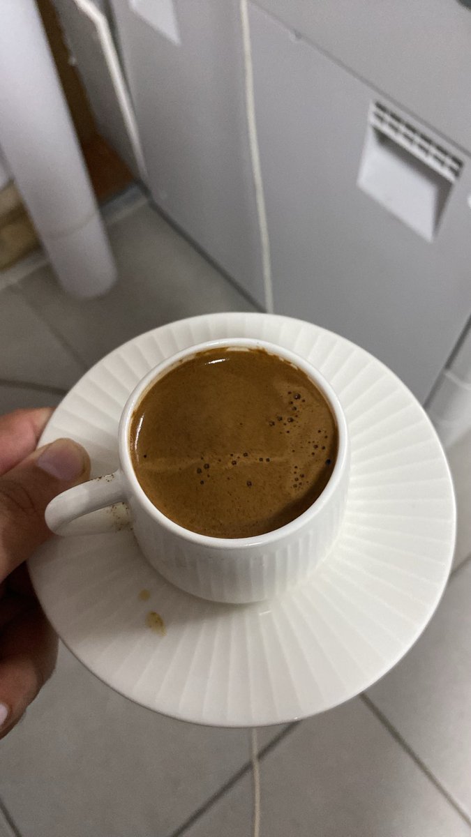 StCharr's tweet photo. Matbaaya şirketin işini yaptırmaya geldim kahve vs ikram ediyorlar. İnşallah sonu sanayi gibi bitmez. https://t.co/DFgx5VYbKy