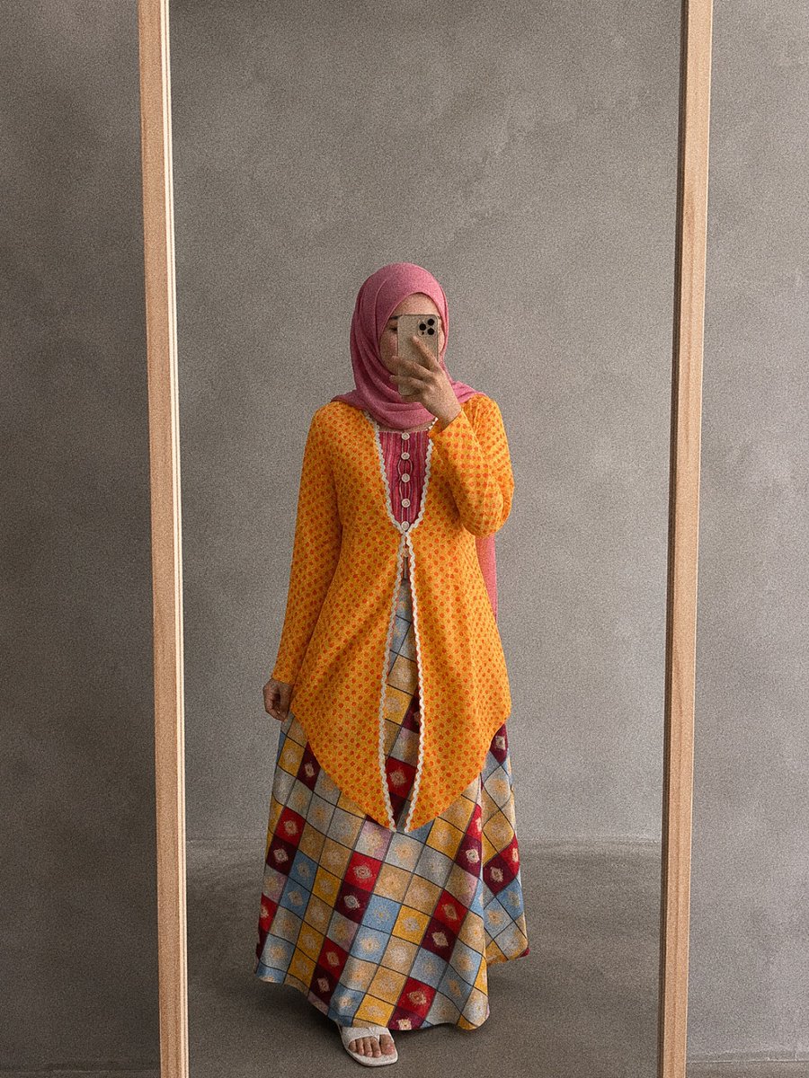 fyoecha's tweet photo. iniii sih kebaya gen z
tabrak warna + dangdut polll💃🏻💃🏻 https://t.co/p53jIY6ssw