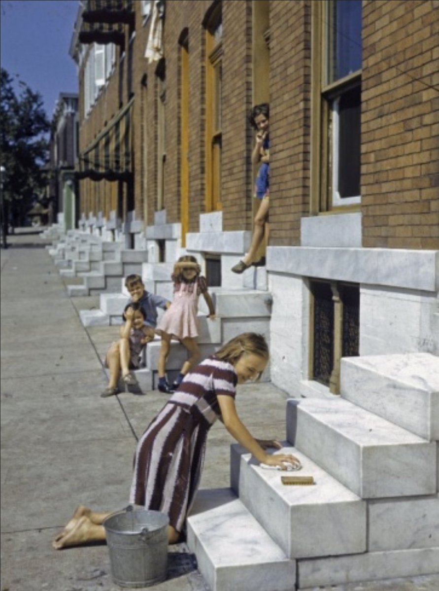boundtides's tweet photo. @Englishremnant 🪔✝️ Same as in my home city of #baltimore 
It was a mark. It was pride of home and neighborhood. Gleaming white marble steps you can still see in the city today. Unfortunately, most of these once working-class neighborhoods are now empty drug dens and ganglands https://t.co/QczaUvUjDG