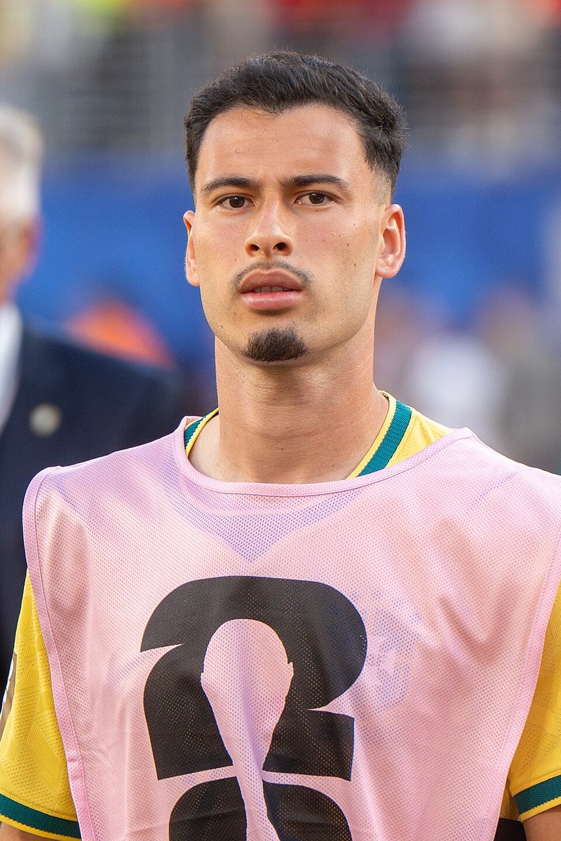 KickoffRep's tweet photo. 🇹🇷Galatasaray have reportedly added Gabriel Martinelli to their shortlist, joining Rafael Leao as a candidate for their LW.

Another example of the big financial muscles, especially Galatasaray have been showing in recent years. 
And as both earn well over €100k per week, they won't be cheap. This is on top of what is expected to be a big transfer fee for either.

This entire saga speaks to just how ambitiously Turkish football in general has been moving. The Istanbul clubs in particular are transitioning towards making more future-oriented signings instead of the traditional "old star at the end of their career" signing.
(per @DiMarzio)

(Photo: By Bryan Berlin via Wikimedia Commons, licensed by CC BY-SA 4.0)