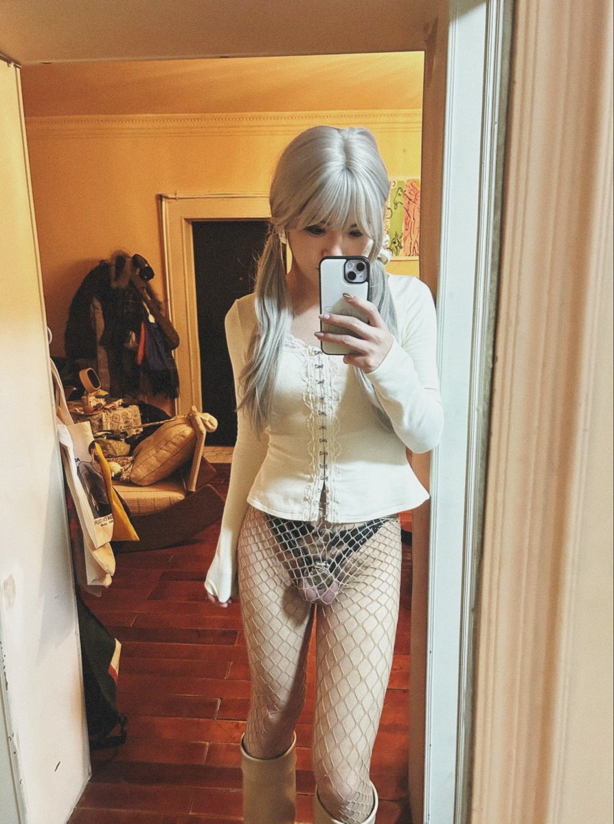 KT338338's tweet photo. 锁住下面却不能锁住心

#伪娘 #男娘 #可爱的男孩子 #大屌萌妹 #cd #CD #ts #TS #丝袜 #cb锁 #人妖 #偽娘 https://t.co/uaPLYTz6PK