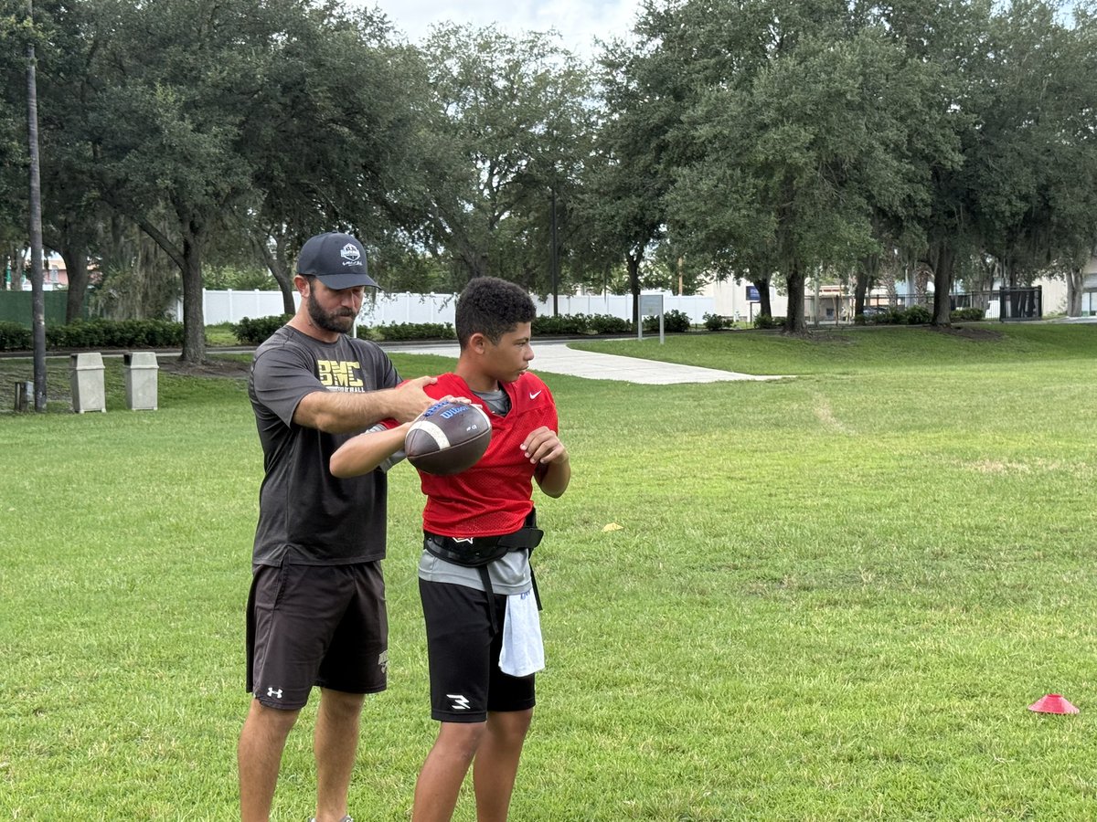miles_flash's tweet photo. Thank you @qbslack12 for the training yesterday!!! JV starts in 3 Days!!! Let’s Go!!!! https://t.co/lig3UBlgkb