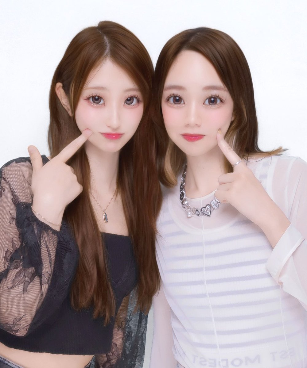 xshexvd's tweet photo. 1年前との変化凄い。指も凄い。

1枚目　1年前　
2枚目　一昨日

#日常垢 https://t.co/60Gv3mHpvf