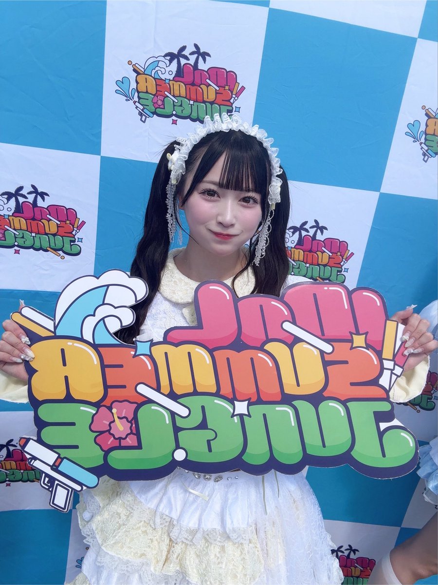 kotori_aoshigu's tweet photo. #サマジャン2026
 本当に暑い中来てくれて私たちのデビューライブの瞬間一緒に過ごしてくれてありがとうございました✨
ここからがアオシグの始まりで勝負です❕💎
この先ももっとアオシグで本気で頑張っていきますのでみんなついてきてください❕
今日のこのステージの感動を一生忘れずにこれから活動頑張っていきます！
暑い中本当に来てくれてありがとうございました💛