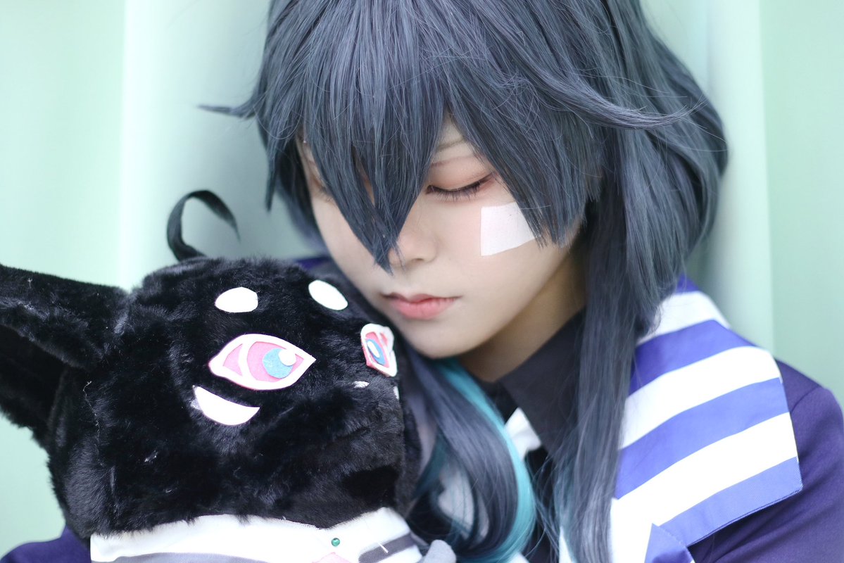 Anna_cos_'s tweet photo. ⚔️ともふもふたちまとめ🫶
ムーちゃんがガチの猫くらいの重量あって流石に好
 #あくねこ併せ0802 
 #aknk_cos https://t.co/lvg1RXcKNS