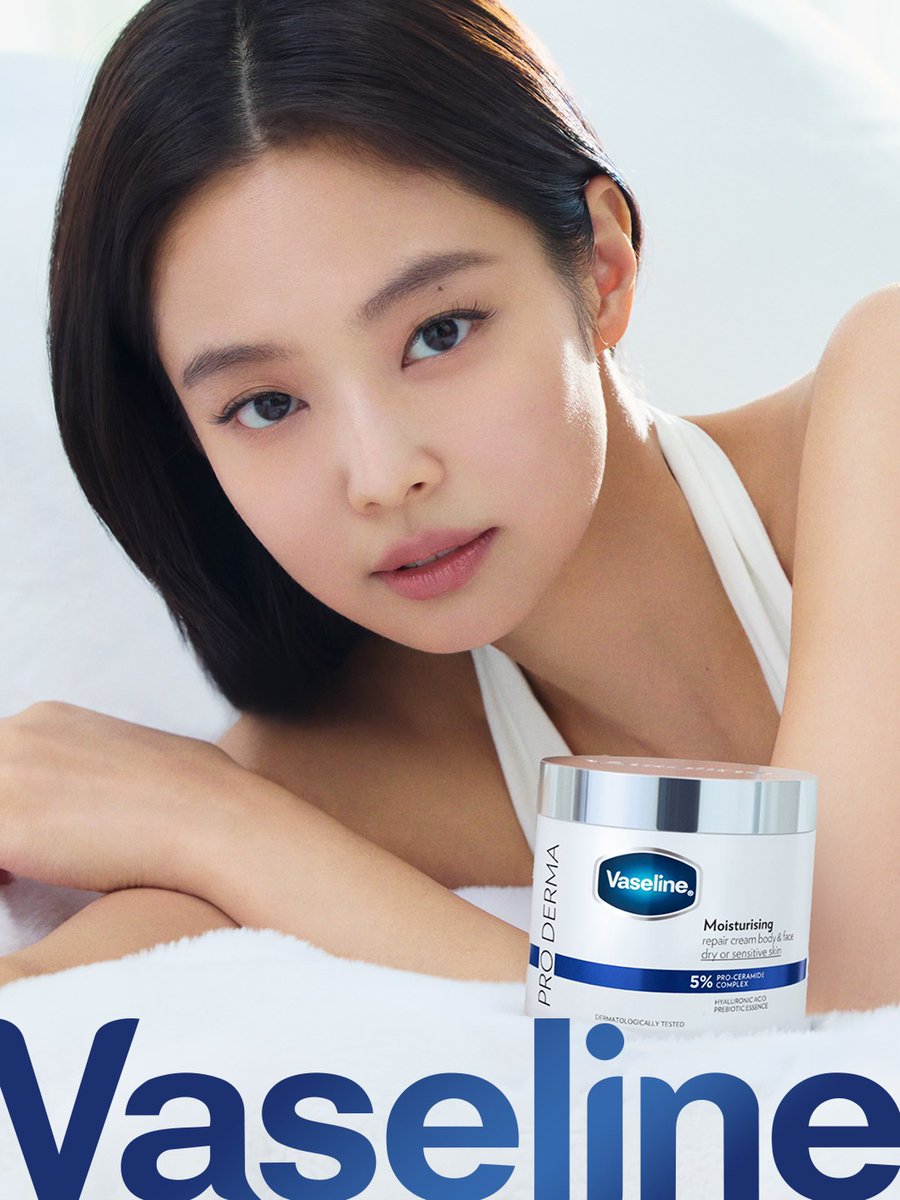 JennieDCGallery's tweet photo. 260807 #JENNIE for Vaseline https://t.co/r8dUT3gjnn