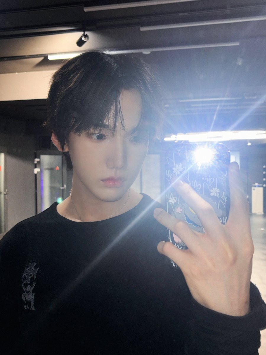 KEYVITUP_inkode's tweet photo. [#현민]

✨🖤

#HYUNMIN
#KEYVITUP #KVP #키빗업 https://t.co/m4pvDrF63V