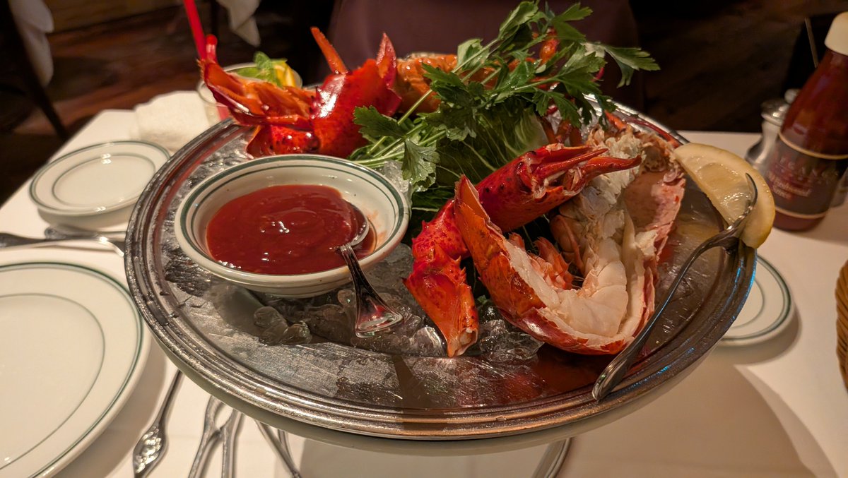 dou_ap's tweet photo. 肉と芋と海老 https://t.co/l85yT4tOkQ