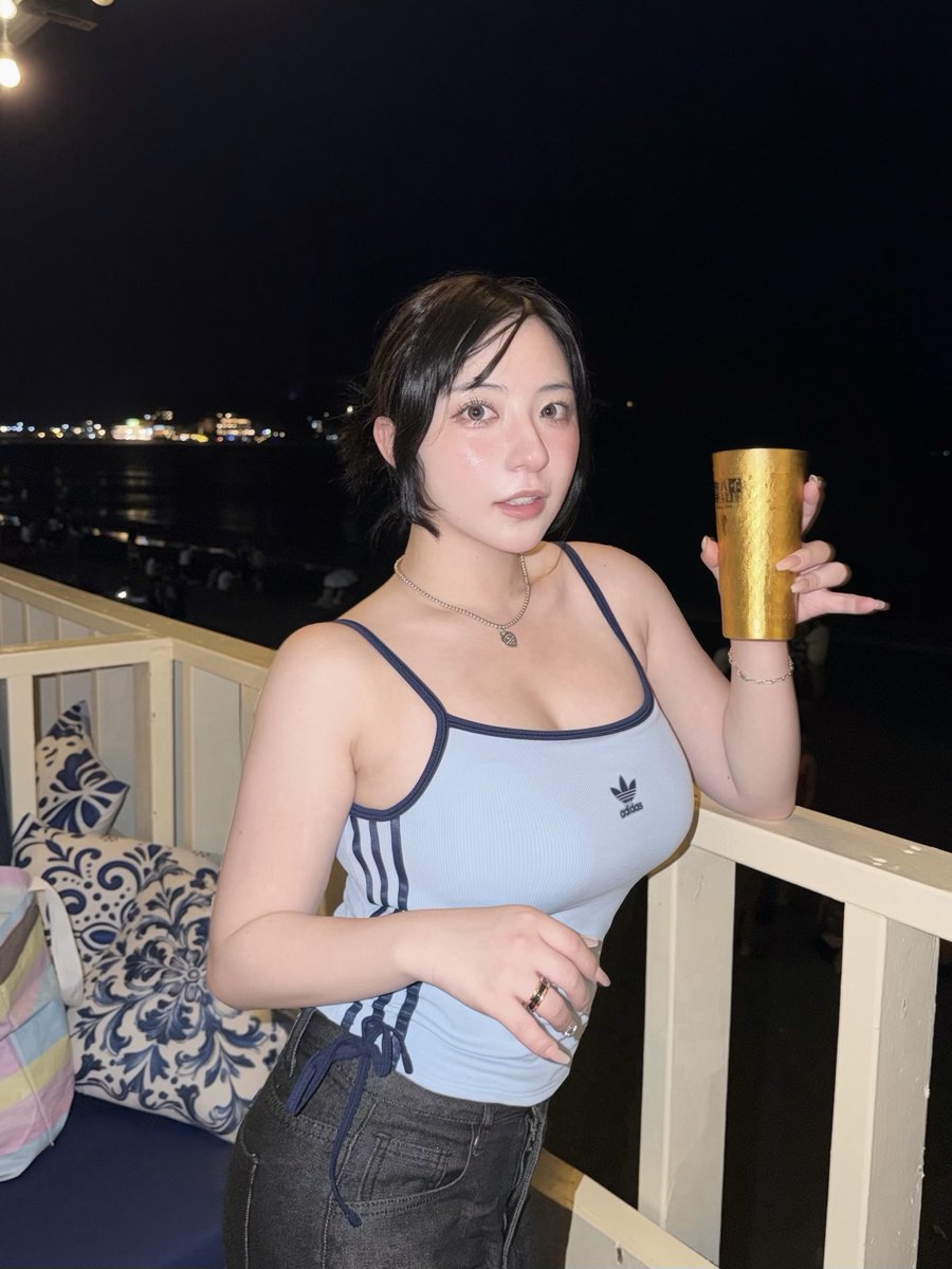 MdCapati's tweet photo. 麻倉瑞季さん、きっとアディダスも喜んでるよ
https://t.co/TiB6HWQjyf