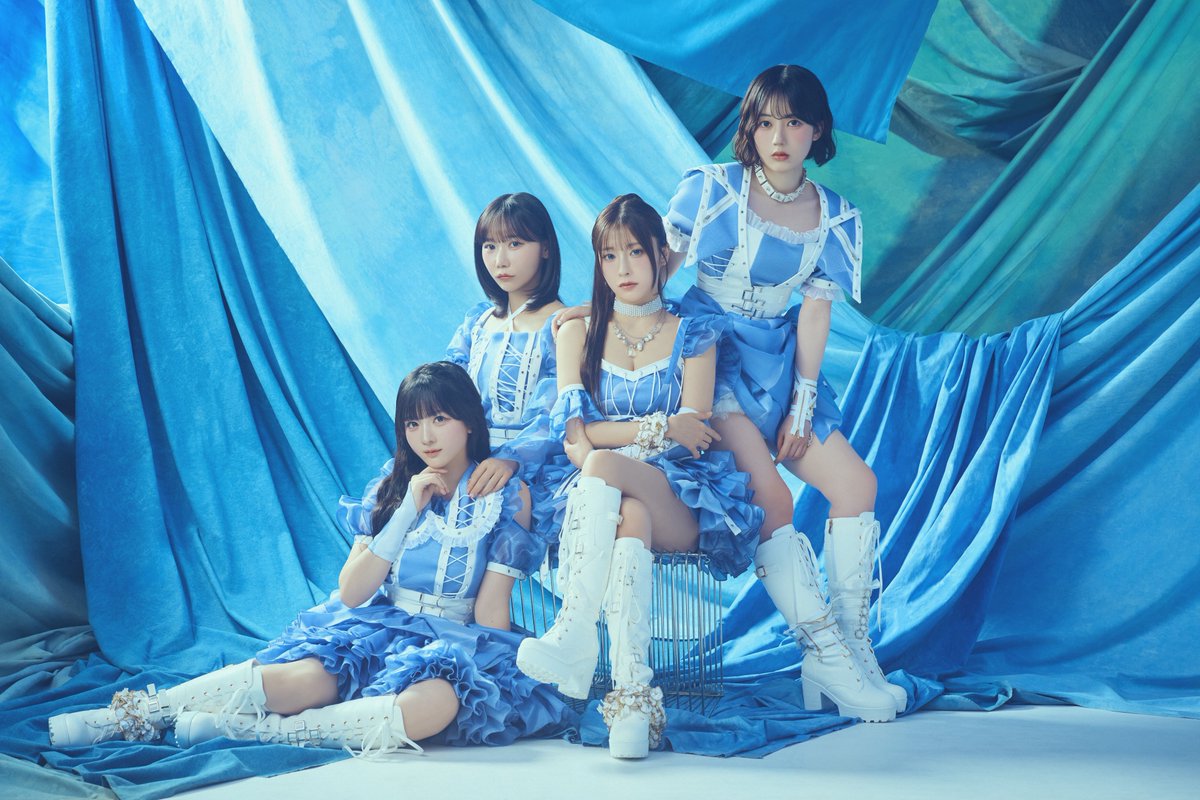 yosugala_info's tweet photo. ✦ • • ┈┈┈┈┈┈┈┈┈ • • ✦

【新アー写公開】

黒坂未来(@miku_ysgl)
君島凪(@nagi_ysgl) 
汐見まとい(@matoi_ysgl )
未白ちあ(@chia_ysgl)  

✦ • • ┈┈┈┈┈┈┈┈┈ • • ✦

#yosugala https://t.co/DUTd9K7UnP
