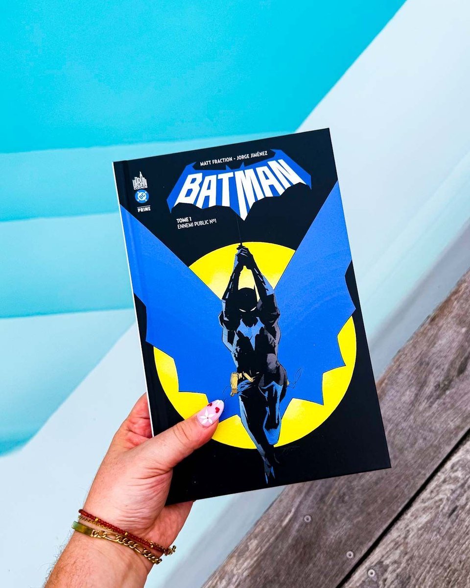 UrbanComics's tweet photo. Pour sauver Gotham, Batman doit retrouver foi en l'humanité. Recherché par une police corrompue, défié dans ses convictions, Batman entre dans une nouvelle ère d'héroïsme :
https://t.co/UFkdCz4XTx https://t.co/9xlDH9UVKk