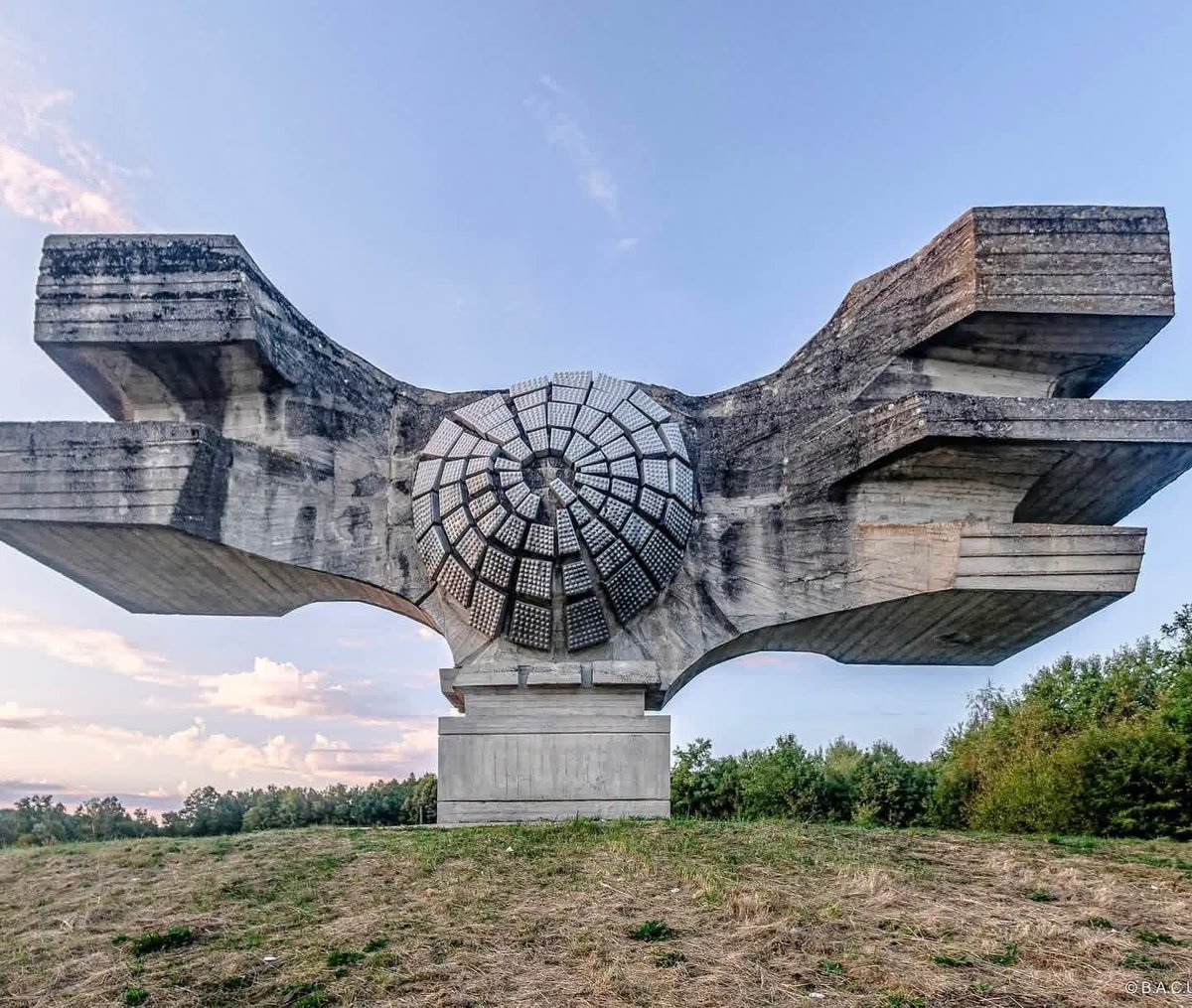 YugoslavVisuals's tweet photo. The remains of a lost civilisation https://t.co/ARFHzyplye