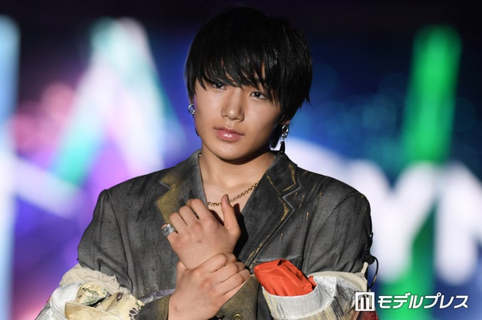 livedoornews's tweet photo. 【衝撃】寺田心、週6ジム通いで体重62kg→82kgに 110kgのベンチプレス持ち上げる姿披露
https://t.co/MMMptydh8y

元々自重のみだったが、更に筋肉を大きくするためジム通いを開始。筋肉増量のためおにぎり10個、ゼリー飲料3～4本、パスタと毎日4千kcalオーバーの食事を摂取し、増量したという。 https://t.co/L5YrrgBGdt