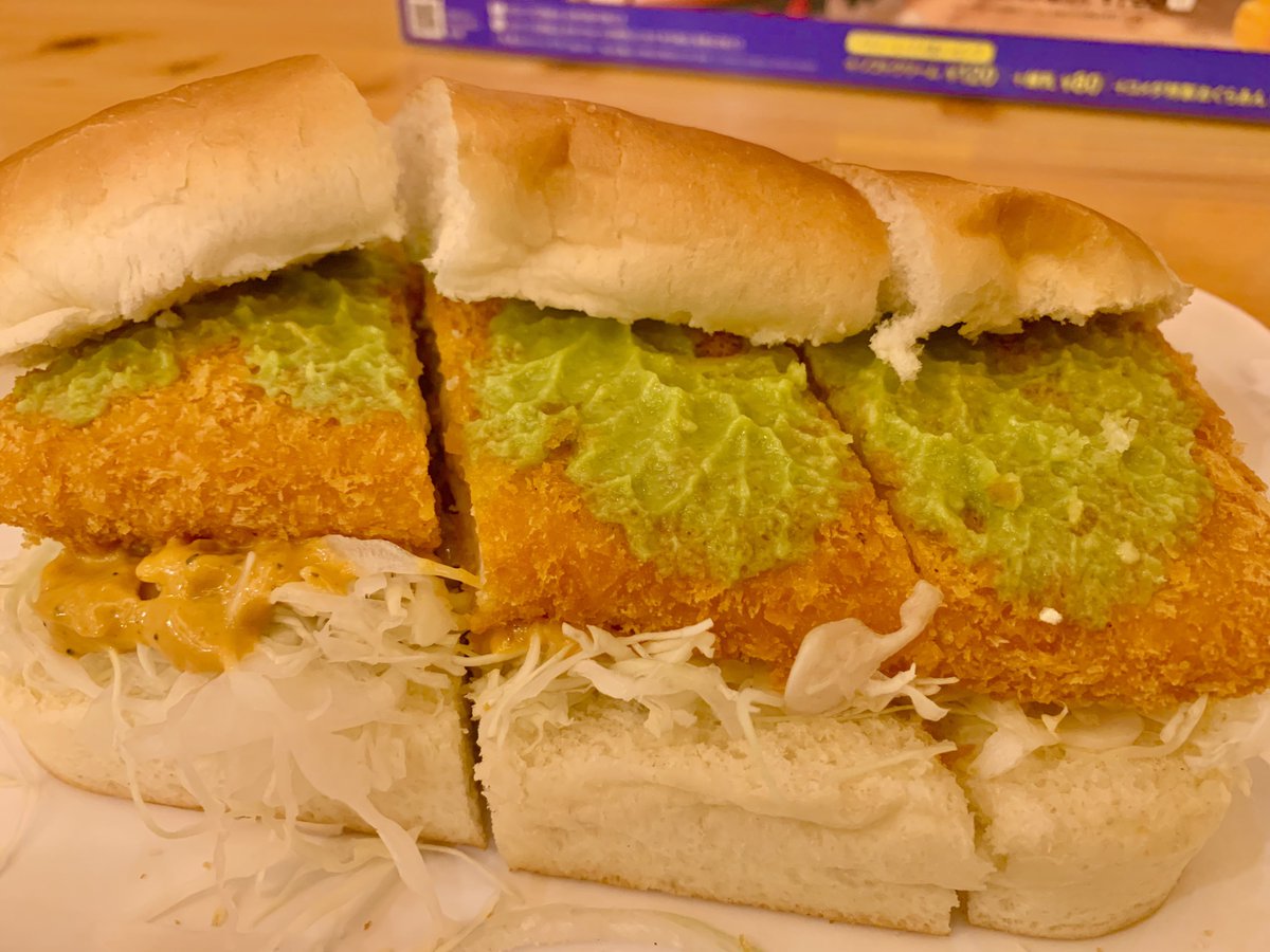 Arche_Archeion's tweet photo. 【コメダ珈琲店】
🦐アボカドエビカツパン🥑

サクサクのエビカツを、アボカドペーストとピリ辛マヨソースが挟んでいるダブル味覚構造！
おなかに余裕があれば「ブランノワール」も食べようかなと思ってたけど無理だった！
やはりカツパンはでかいから1品で満足できましたね。 https://t.co/bo6x00s5nc
