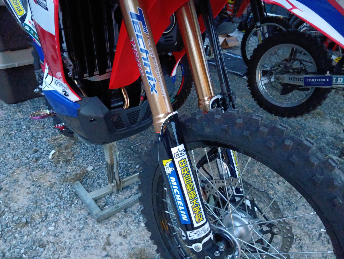 webike_offroad's tweet photo. ちょっと手直しが必要ですが、マップケースも取り付け完了‼️
形になってきました👍️
#AXCR
#アジアクロスカントリーラリー
#Webikethailand
#HONDA
#CRF250RALLY
#テクニクス
#ミシュラン
#SP忠男
#IPONE
#クロスパーク勝沼
#musashi
#fortienceconsulting
#welport
#PROPAK
#中央自動車大学校 https://t.co/uOdQX2PaEi