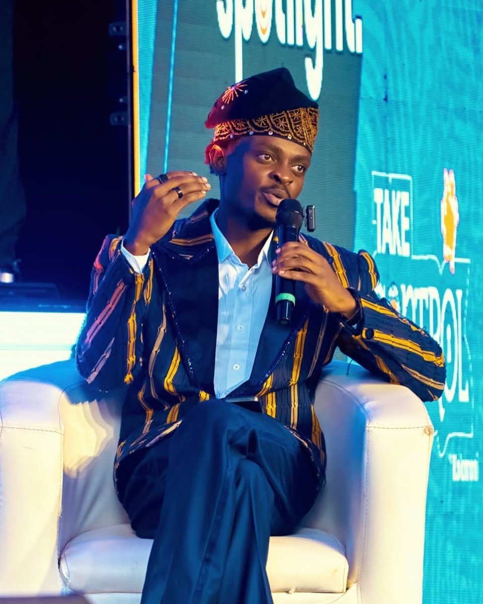 thebrandtof's tweet photo. @lumee_m completely stole the show at @kolomoni_ng’s Take Control event wearing our signature Heritage Tuxedo 💼✨
#WearTOF #MenSuit #AsookeSuit #MenWithStyle #NigerianFashion https://t.co/nDGNfBmSOU