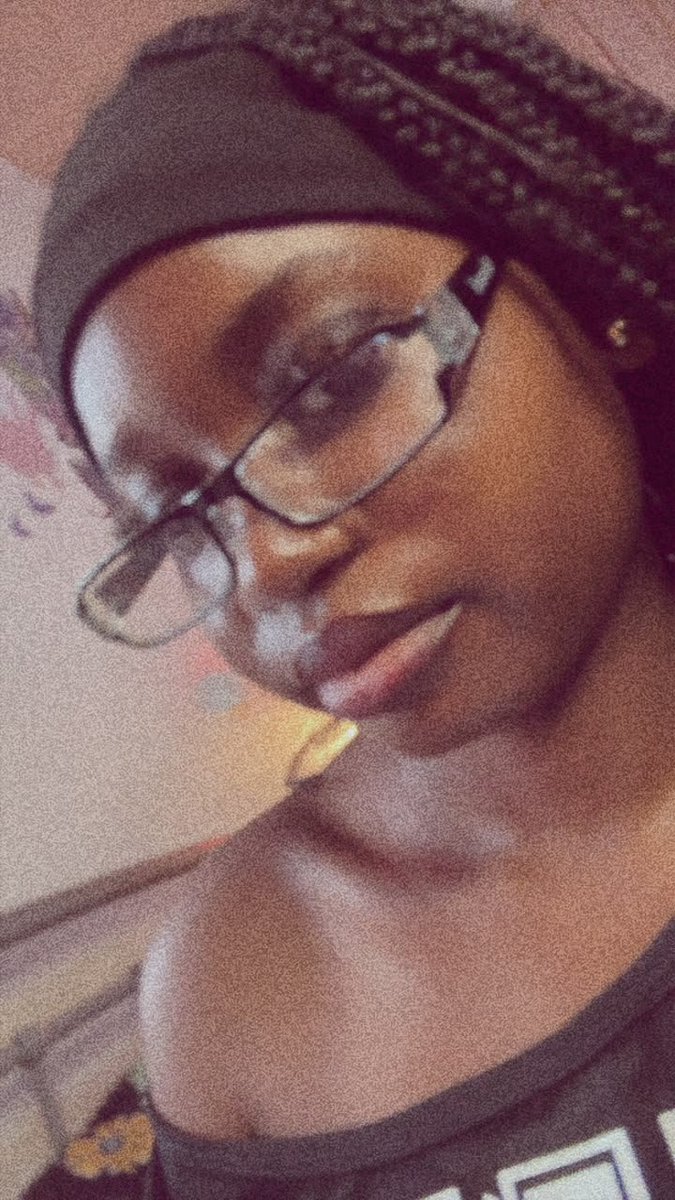 Prettylizz1861's tweet photo. Good Morning Y'all 🌚🌚 https://t.co/EUdTLtxbr6