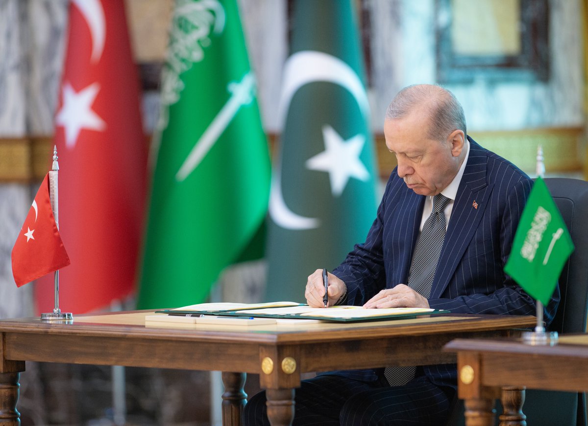 Bandaralgaloud's tweet photo. 🇸🇦🇵🇰🇹🇷 https://t.co/LfrTBiw7o7