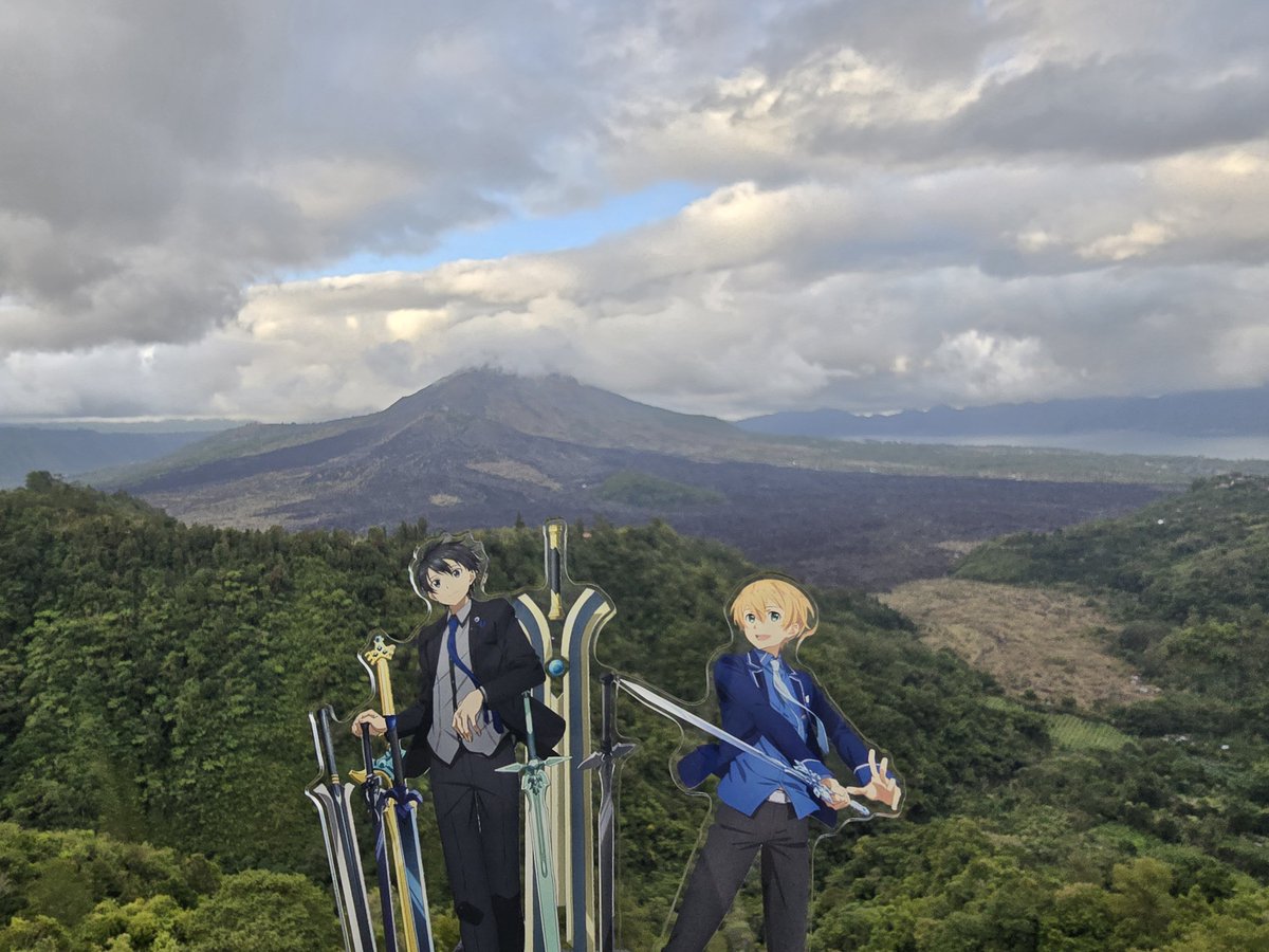 EternalHorizon9's tweet photo. ここに、2024年7月31日に山を訪れたときに僕が撮った僕のEXユージオとキリトアクリルスタンドの写真がいくつかあります!! ✨📷

📸 2024/07/31
＃キリト ＃ユージオ ＃SAO ＃写真家 ＃写真撮影 https://t.co/YYksVhsz9y