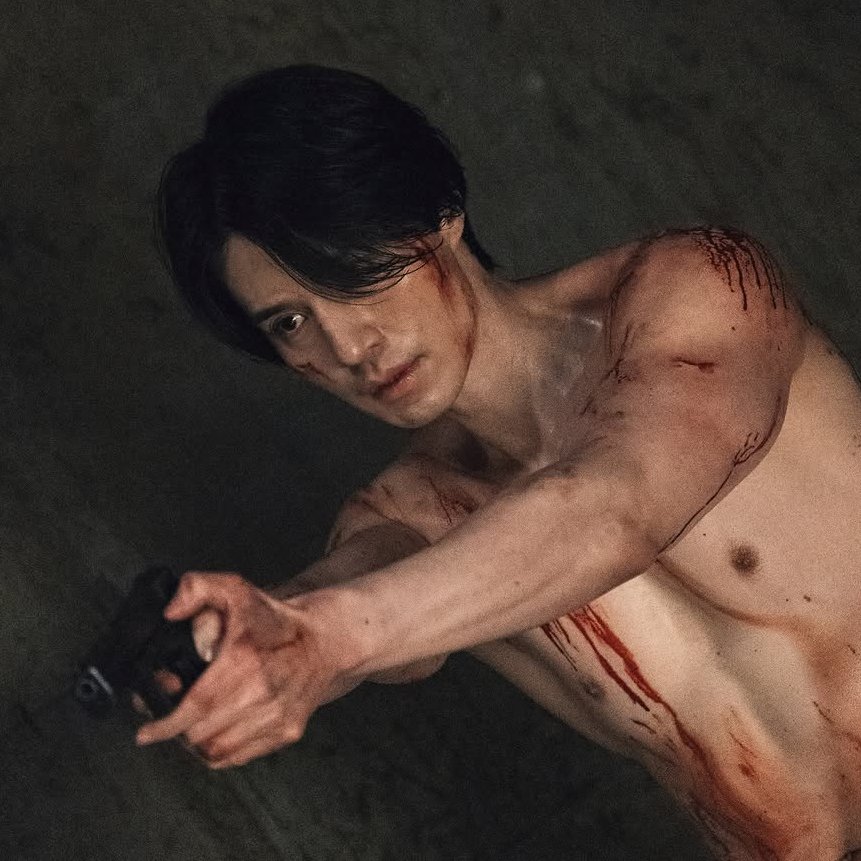 frozenskyyyy's tweet photo. sir why so hot🥹

#shopforkillers2 https://t.co/JdHvnd3qEs