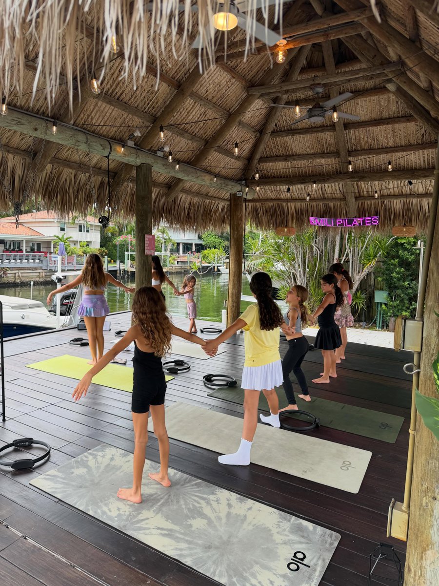 Maria_90f's tweet photo. My lovely students, come and have a great class! https://t.co/G3YyaXt3Sf