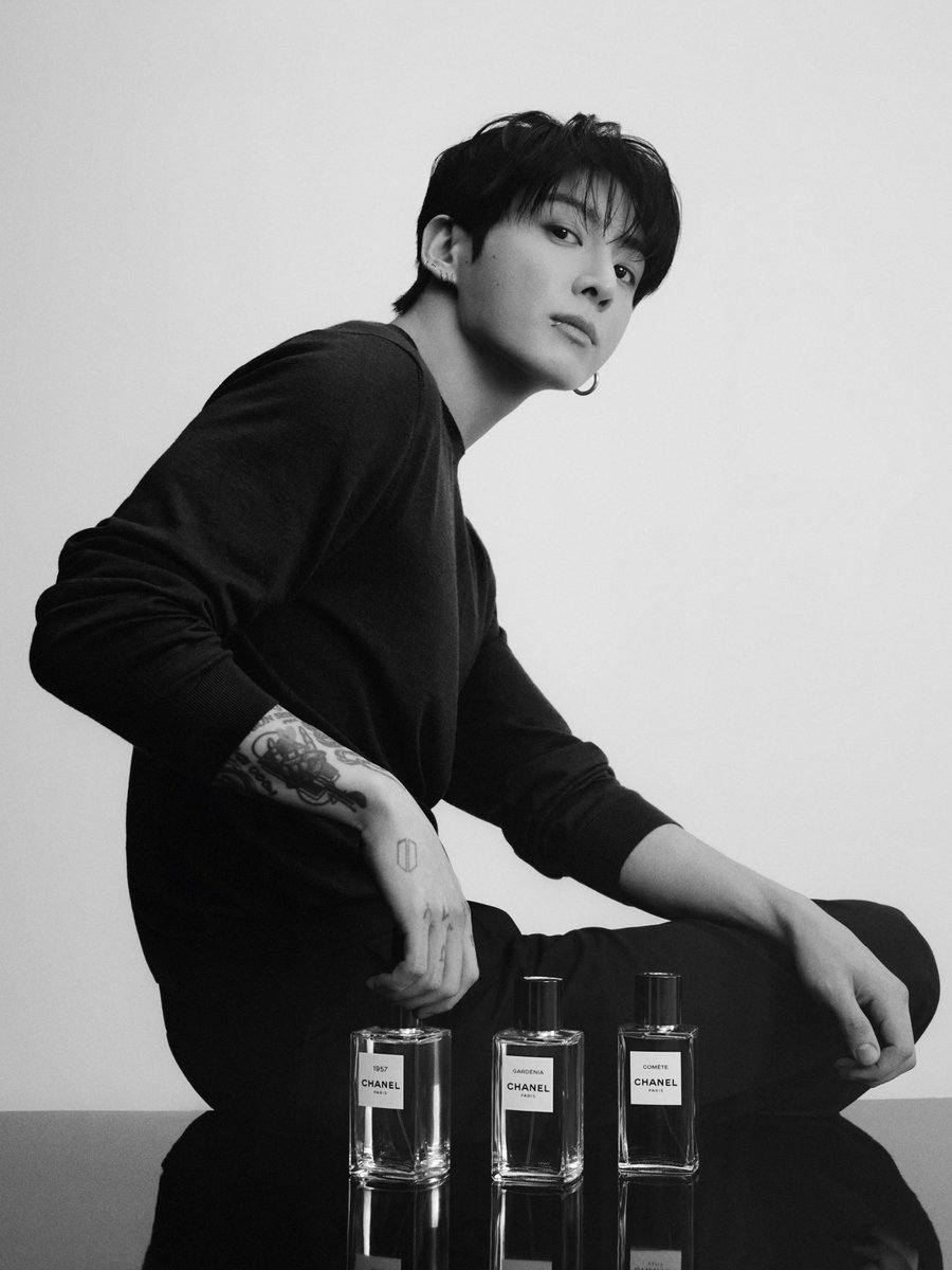 archiveforJK's tweet photo. another photo of jungkook for chanel beauty (he looks so handsome) 📸💘

#JUNGKOOKxCHANEL https://t.co/LA2slOHkHY