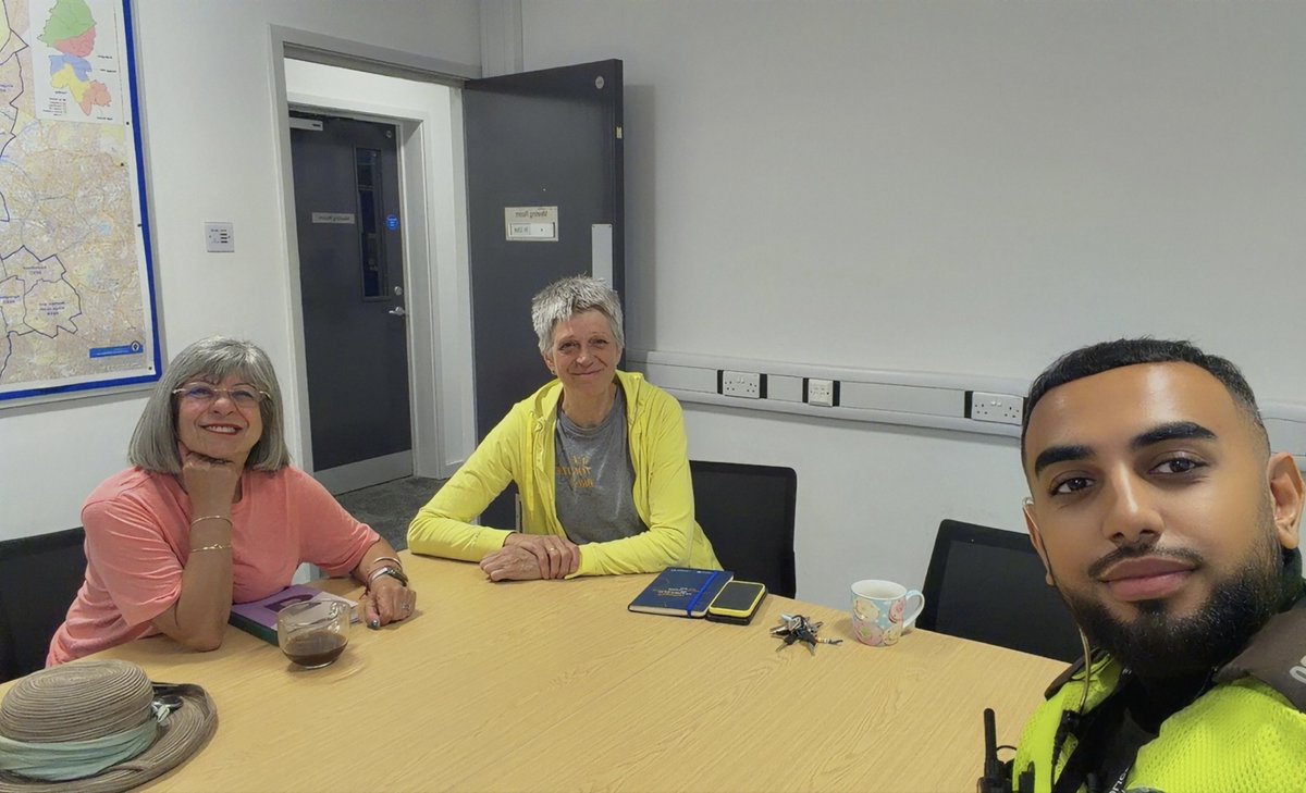 SpringfieldWMP's tweet photo. #Sparkhill #Springfield Thank you to @gardensinboots  and Beryl from Friends of Swanhurst Park to a insightful catch up. An opportunity to bring Neighbourhood Policing to its core #CommunityPolicing #Teamwork #MultiAgency https://t.co/WSYCcoTRwH