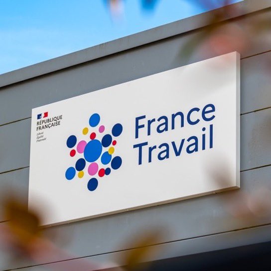 Kulturlesite_'s tweet photo. 🚨 LE CHÔMAGE ATTEINT UN NIVEAU RECORD EN FRANCE

Le TAUX DE CHÔMAGE en FRANCE continue d’augmenter et atteint les 8,3% !! 

C’est le plus haut niveau de chômage depuis 2020, plus de 2,7 MILLIONS de personnes recherchent un EMPLOI 😳 https://t.co/GBsJhdH3r5