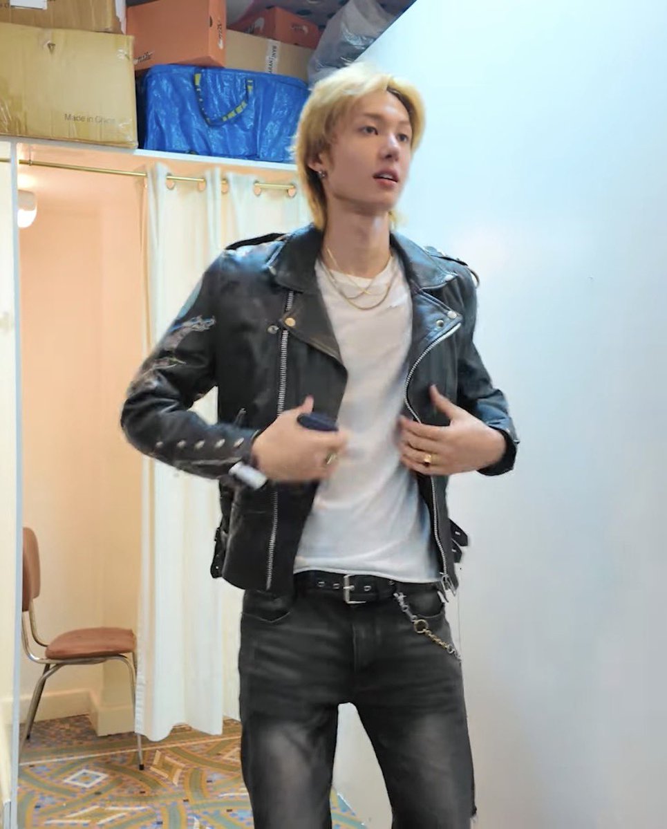 Keonhyeon_meng's tweet photo. KOCAK MARTIN CAKEP BANGET MICISOO JANCOGGGGG https://t.co/AWHJbzpYXV