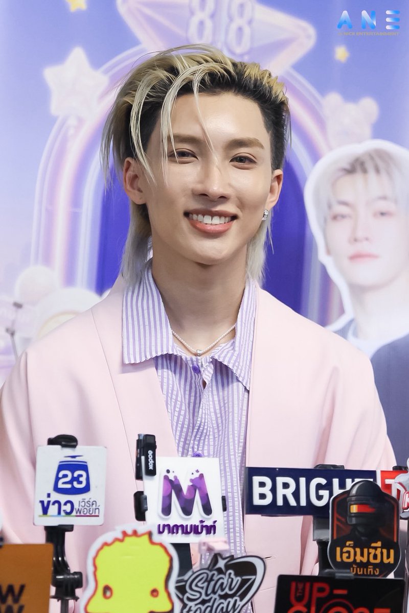 ANiceEnt's tweet photo. "โนอึล ณัฐรัชต์" ช่วงสัมภาษณ์สื่อ ก่อนเริ่มงาน “ NUUI STARATHON 8.8”  ✨ 

BOSSNOEUL NUUI LIVE
#NuuiWorldxBossNoeul 
#BossNoeul #บอสโนอึล
#Noeulnuttarat 
#NUUISTARATHON88 #NUUIWorld #BeginBoldLiveBright #NuuiSHOT https://t.co/Pqs7UTrP6K