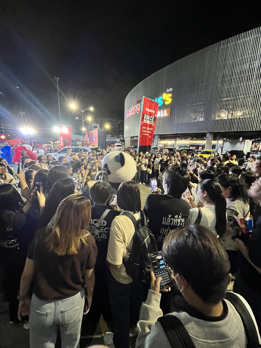 justbabeboo's tweet photo. รวมพลดาราเด็ก 

LUNAR DANCE WITH ISUZU
#YuuchanxLunar https://t.co/nMC02orJNc