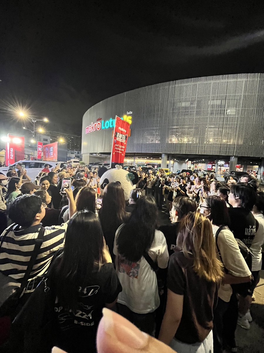 justbabeboo's tweet photo. รวมพลดาราเด็ก 

LUNAR DANCE WITH ISUZU
#YuuchanxLunar https://t.co/nMC02orJNc