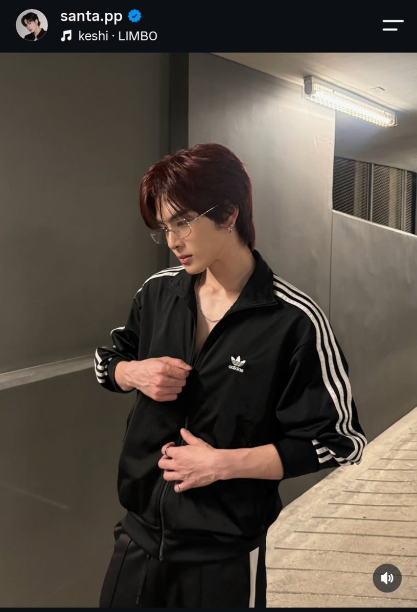 fairypedta's tweet photo. Bayangin santa milih foto buat di post sambil nanya perth soalnya lgi bareng "sayang ak upload yg mana yah" e-eh🤭 https://t.co/0TGqkMWSM4