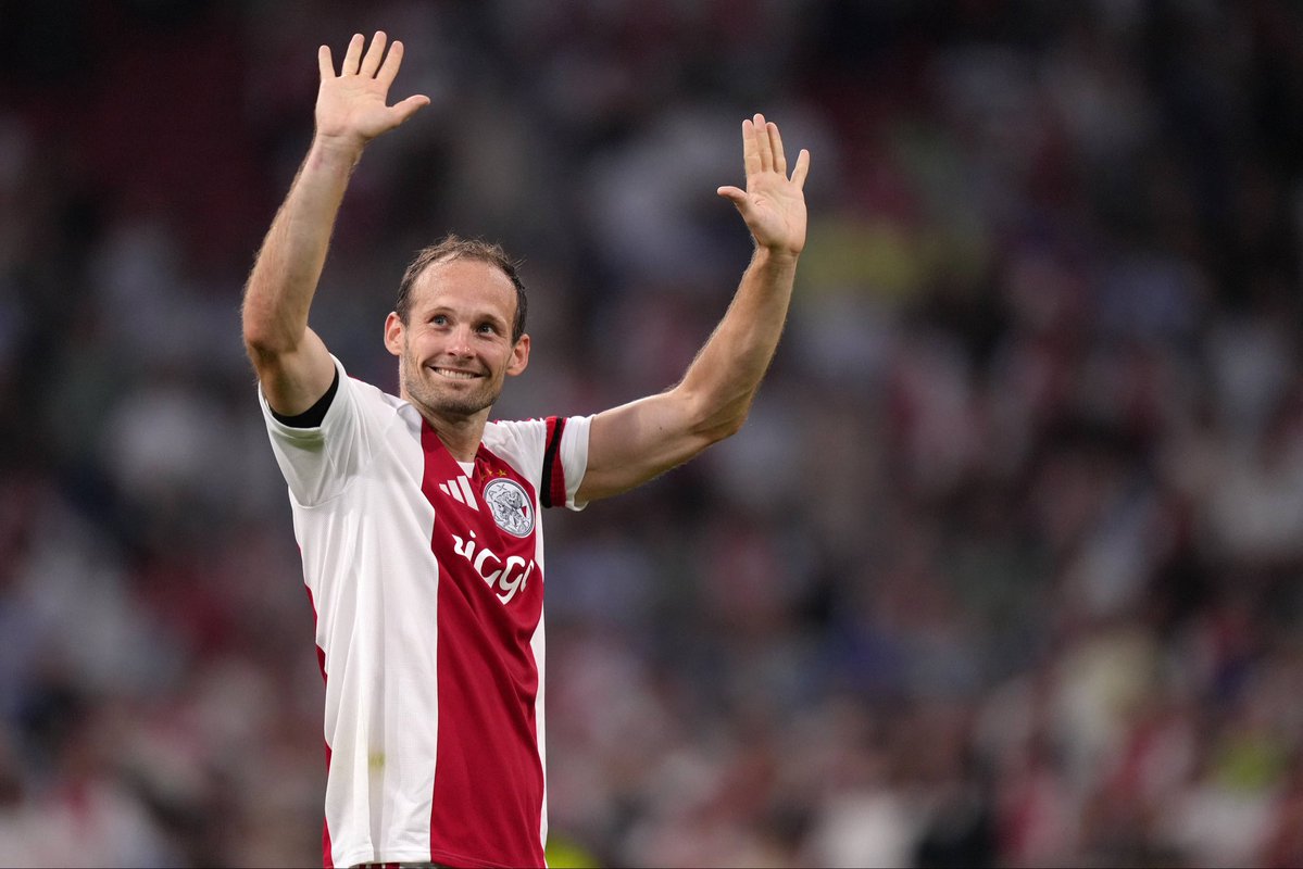 Inside_020's tweet photo. 🎙️ Míchel Sánchez on Youri Baas:

“I consider him as a starter. He will be an important player for the team this season. The team needs him and I have a lot of trust in him. Why could he not play together with Daley Blind? If players are good enough, they can play together. They’re both intelligent players and I am convinced they can play together.” #Ajax

@MikeVerweij