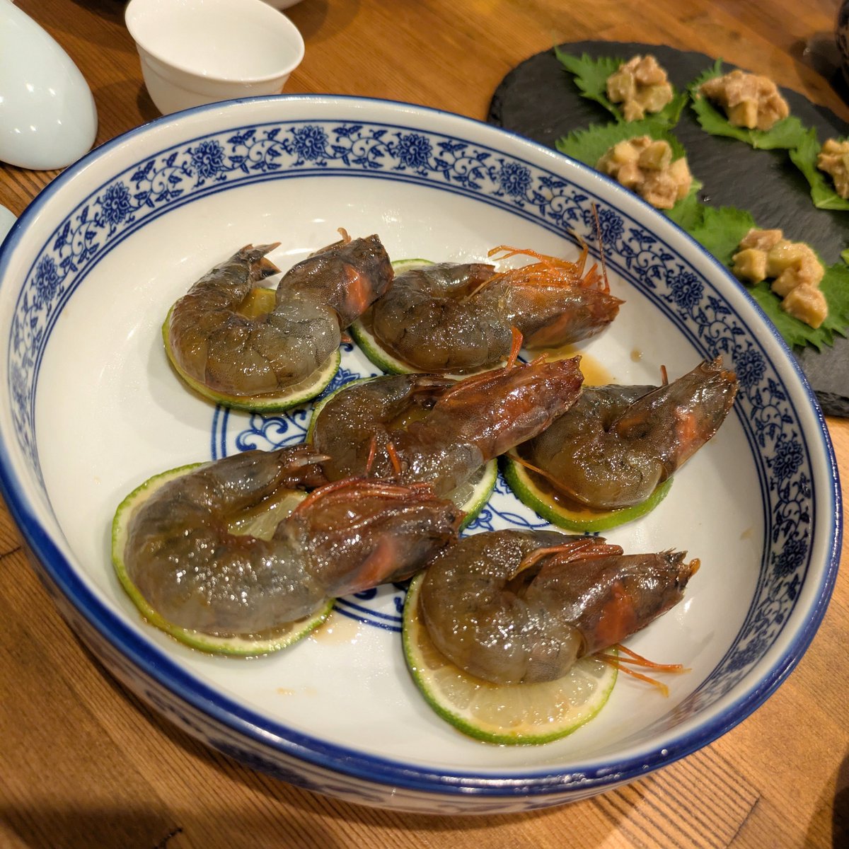 gin_gitune's tweet photo. 11区担担麺の中国の宋時代（千年くらい前）の文献をもとに作ったコース！
どれも丁寧&amp;上品で美味しくよかった〜
蓮根もちあわ詰め、戻した筍が添えられた東坡肉が印象に残った😋ほかもいろいろよく、満腹まで食べました。
不勉強すぎて宋時代らしさは感じ取れず😅
普段は担々麺のお店なので今度行く！ https://t.co/PIJYoUaqAD