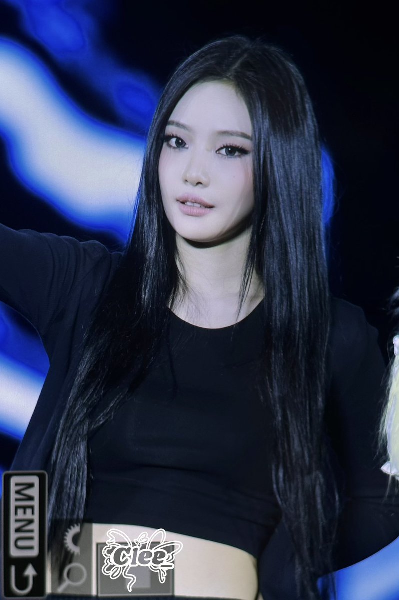xiaomaobk's tweet photo. La stylisation adaptée au thème de la chanson renforce l’esthétique visuelle globale et la beauté de chaque plan de la scène Solo4

NINGNING SOLO4
#NINGNING_NewSolo #NINGNING https://t.co/Ddv4TaTrP1