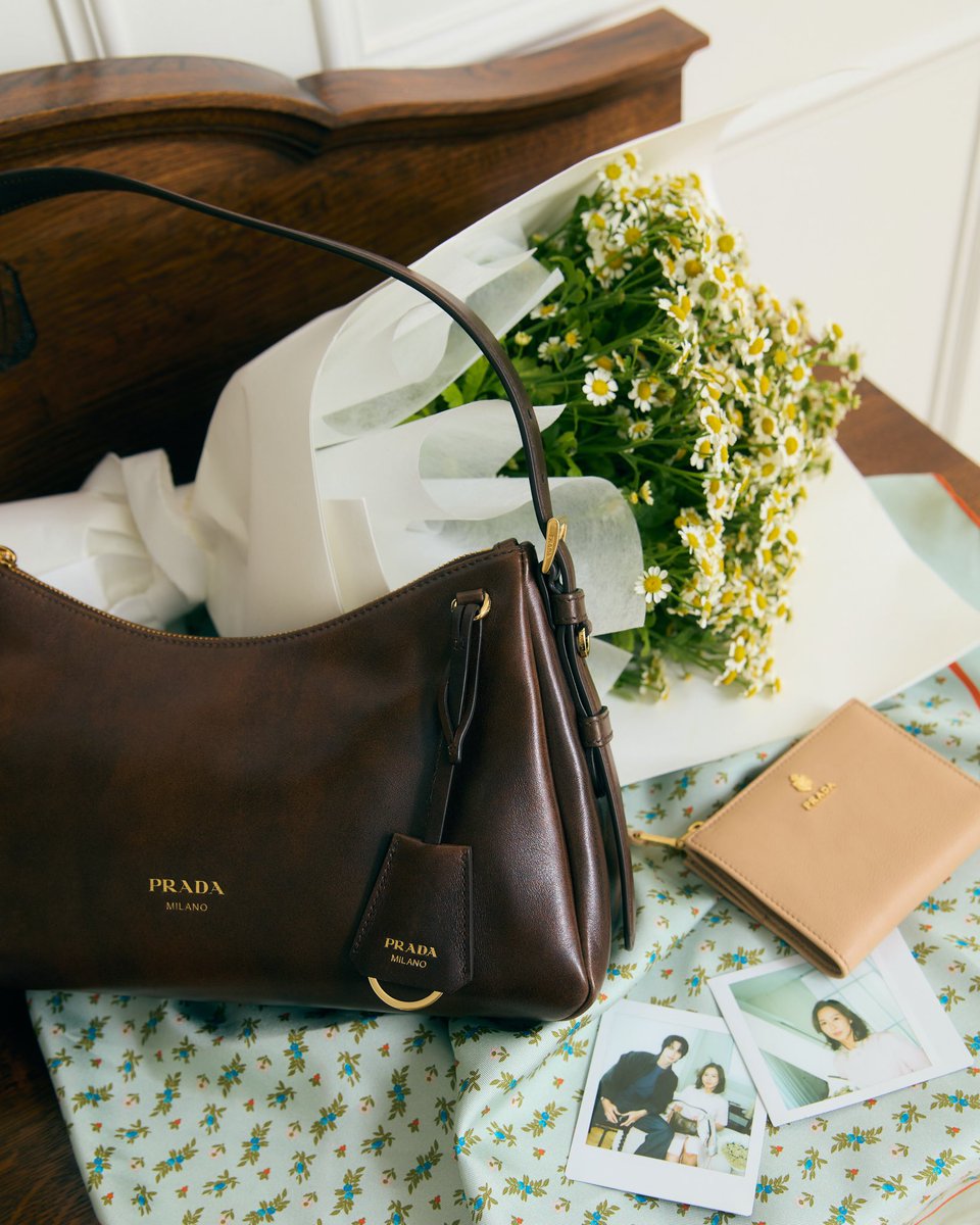 __opywpy__'s tweet photo. Win IG

Timeless gifts for timeless moments.
@Prada #Prada

#winmetawin https://t.co/AnWctHv7Jj
