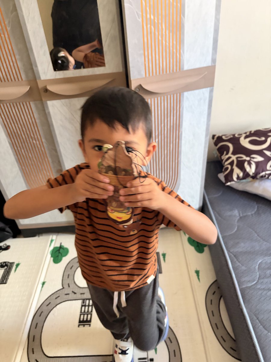 afralek tweet picture