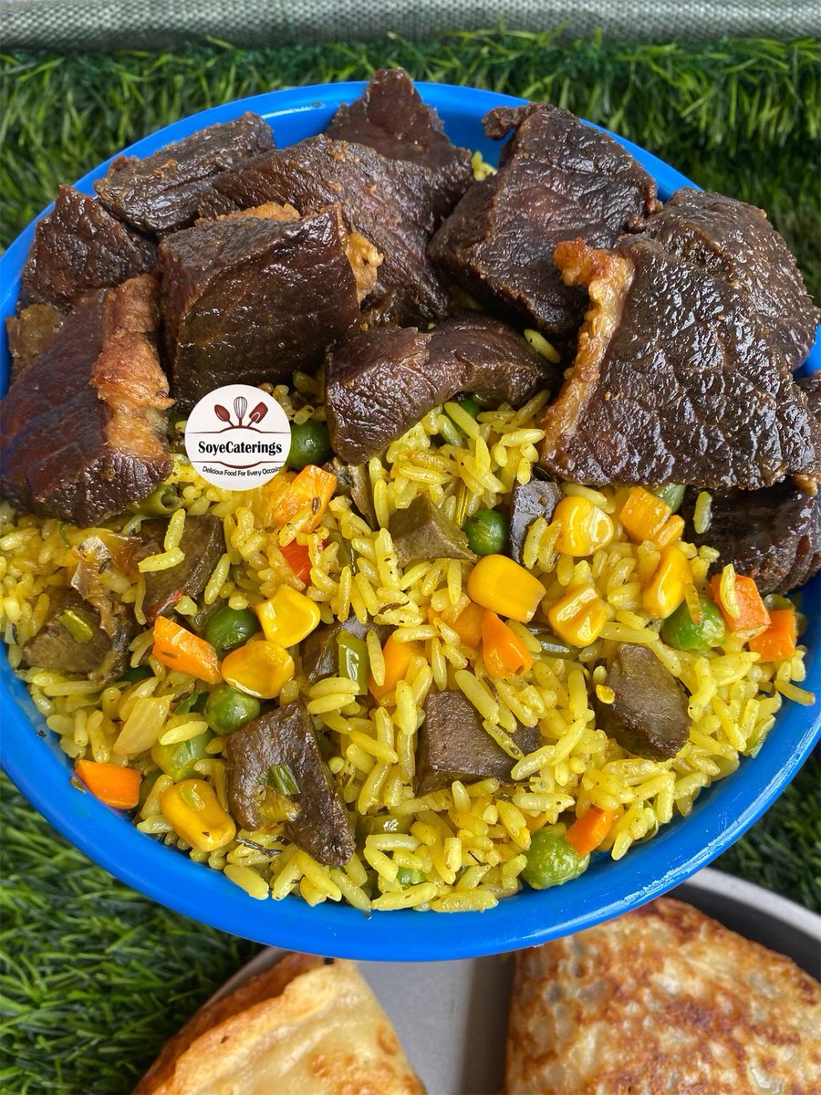 soyecaterings's tweet photo. Jollof or fried rice? https://t.co/vU3PhnVC2v