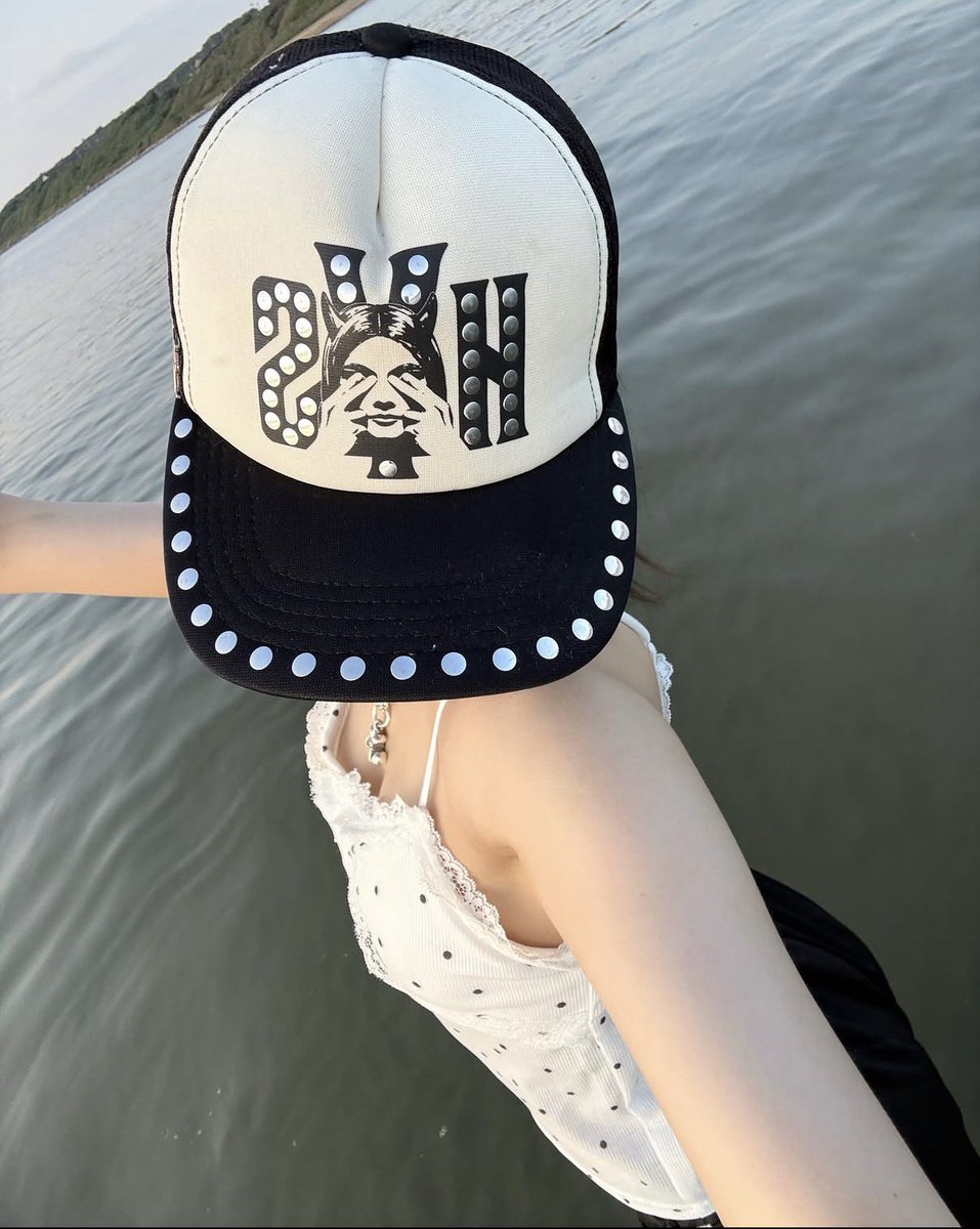 6ozvnj's tweet photo. やっぱり夏はいい季節ですね〜💕💕
谷間でも顔でも脇でも色んなところでち○ぽ気持ちよくさせてくれる
変態便女ちゃん最高💕💕💕
 #おなぺ #おなぺ晒し #みずにー https://t.co/DtflLVeeVR