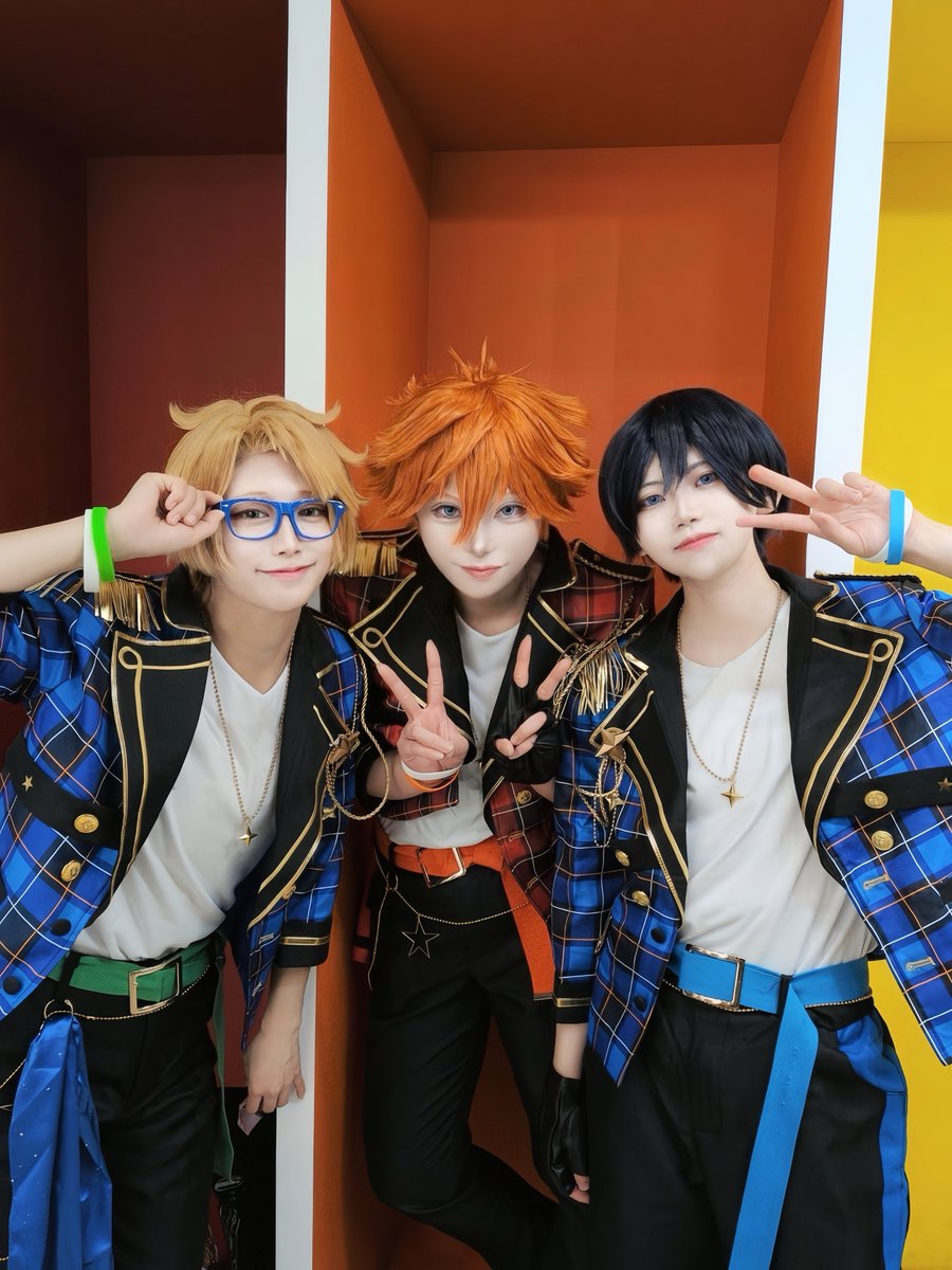 tikujyaga's tweet photo. #あんさんぶるなアイドルオンリー
enst cos 
ﾄﾘｽﾀチーム✨ 1人足りなかったけど💦
同じユニ衣装で並べたの最高でした︎︎︎︎！👍✨ https://t.co/o6nE7bVh7c